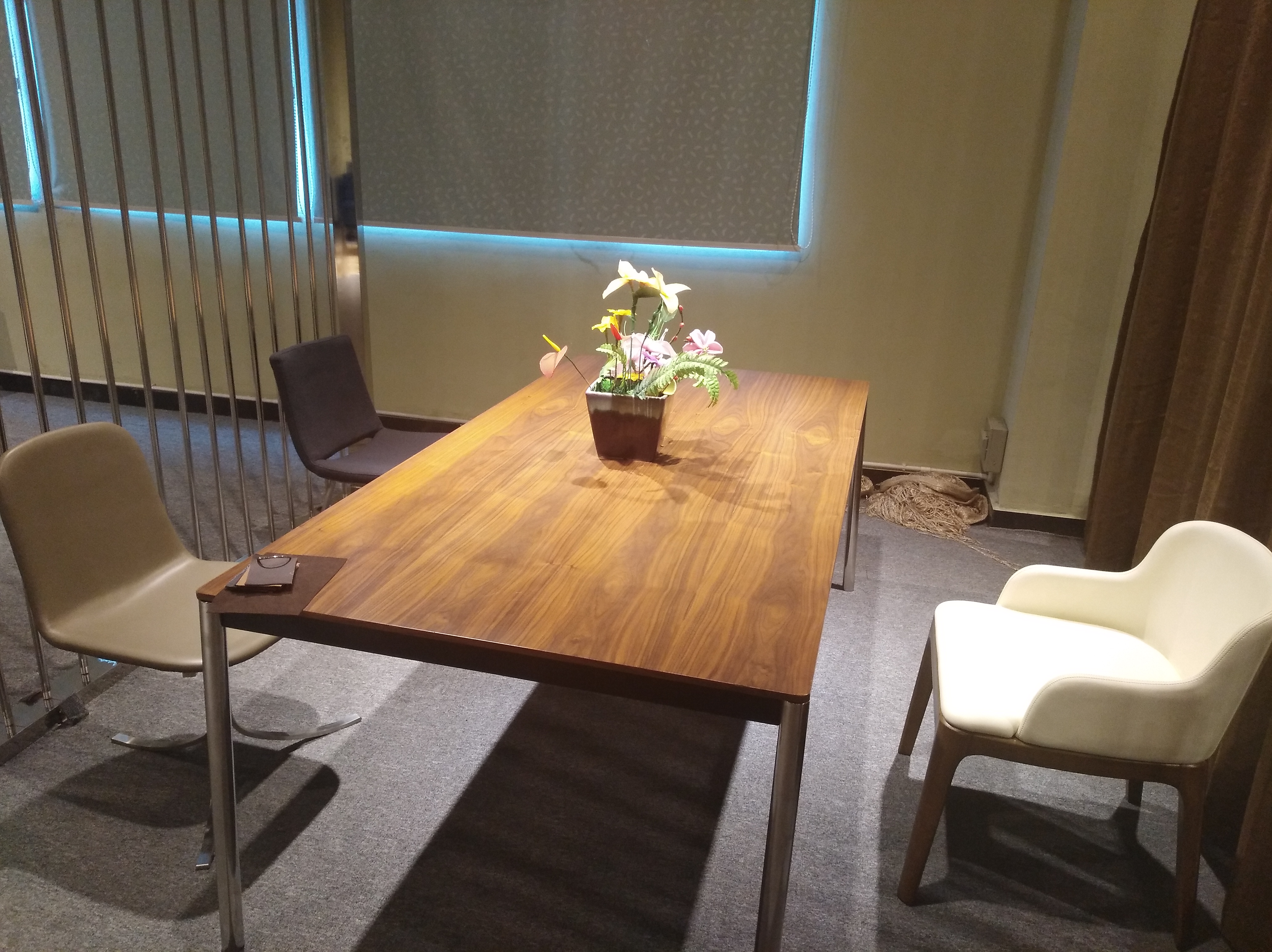 餐廳家具擺放格局