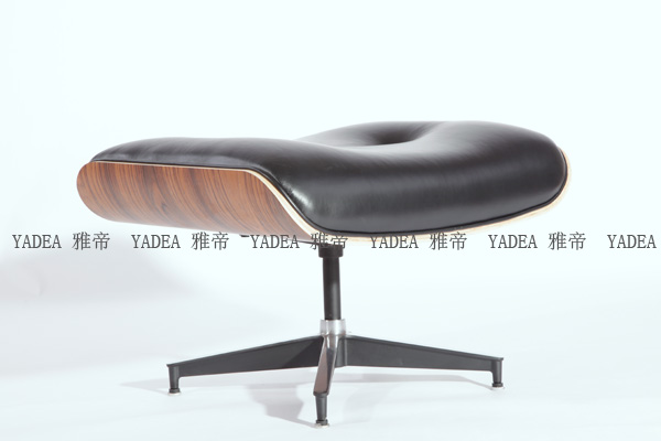 酸枝木貼皮的伊姆斯休閑椅（Palisander Eames Lounge Chair）