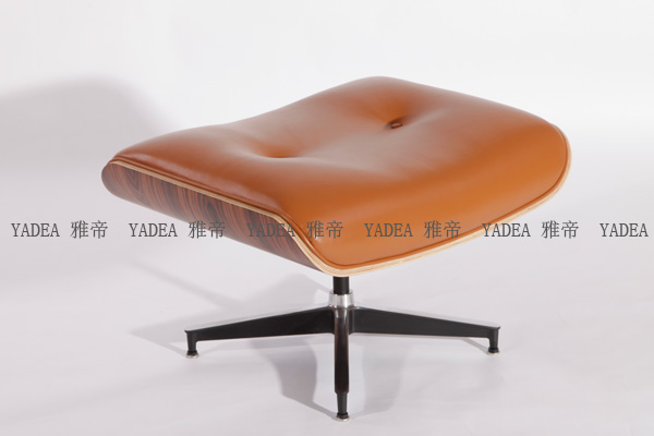 橙色核桃木貼皮的伊姆斯休閑椅(Walnut Eames Lounge Chair In Orange Leather)
