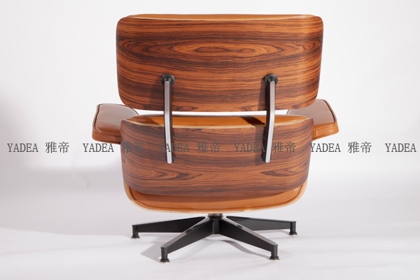 橙色核桃木貼皮的伊姆斯休閑椅(Walnut Eames Lounge Chair In Orange Leather)