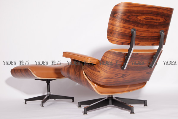 橙色核桃木貼皮的伊姆斯休閑椅(Walnut Eames Lounge Chair In Orange Leather)