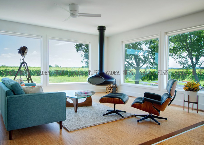 伊姆斯休閑椅（Eames Lounge Chair）