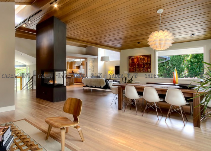 伊姆斯餐椅(Eames Plastic Side Chair)