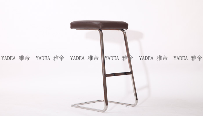 四季吧椅（Four Seasons Barstool）