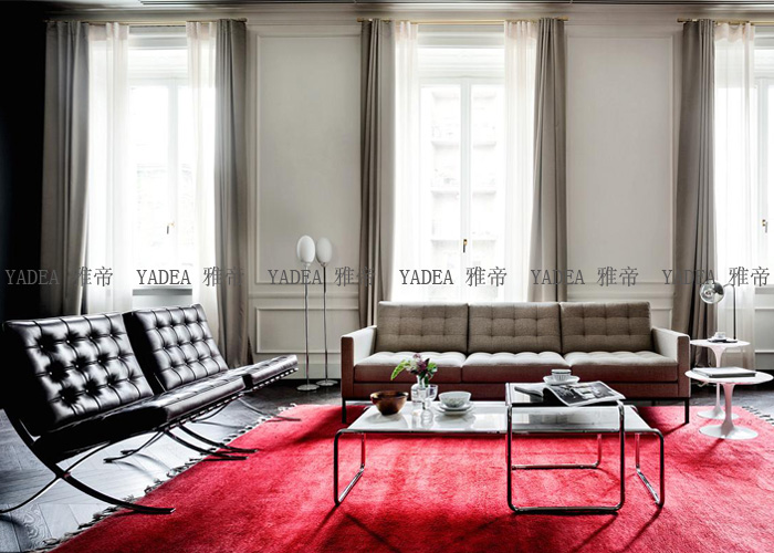 黑色巴塞羅那椅（Barcelona Chai in Black Leather）