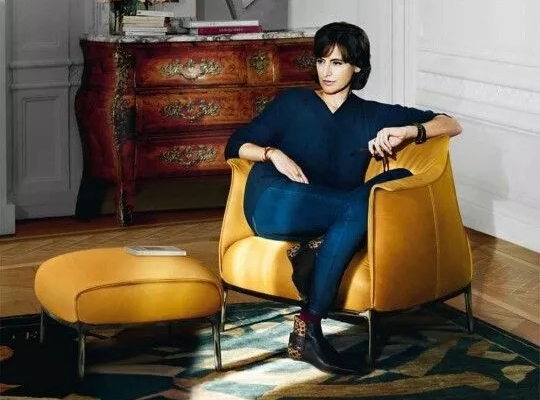 現(xiàn)代簡(jiǎn)約風(fēng)格的意大利進(jìn)口真皮沙發(fā)