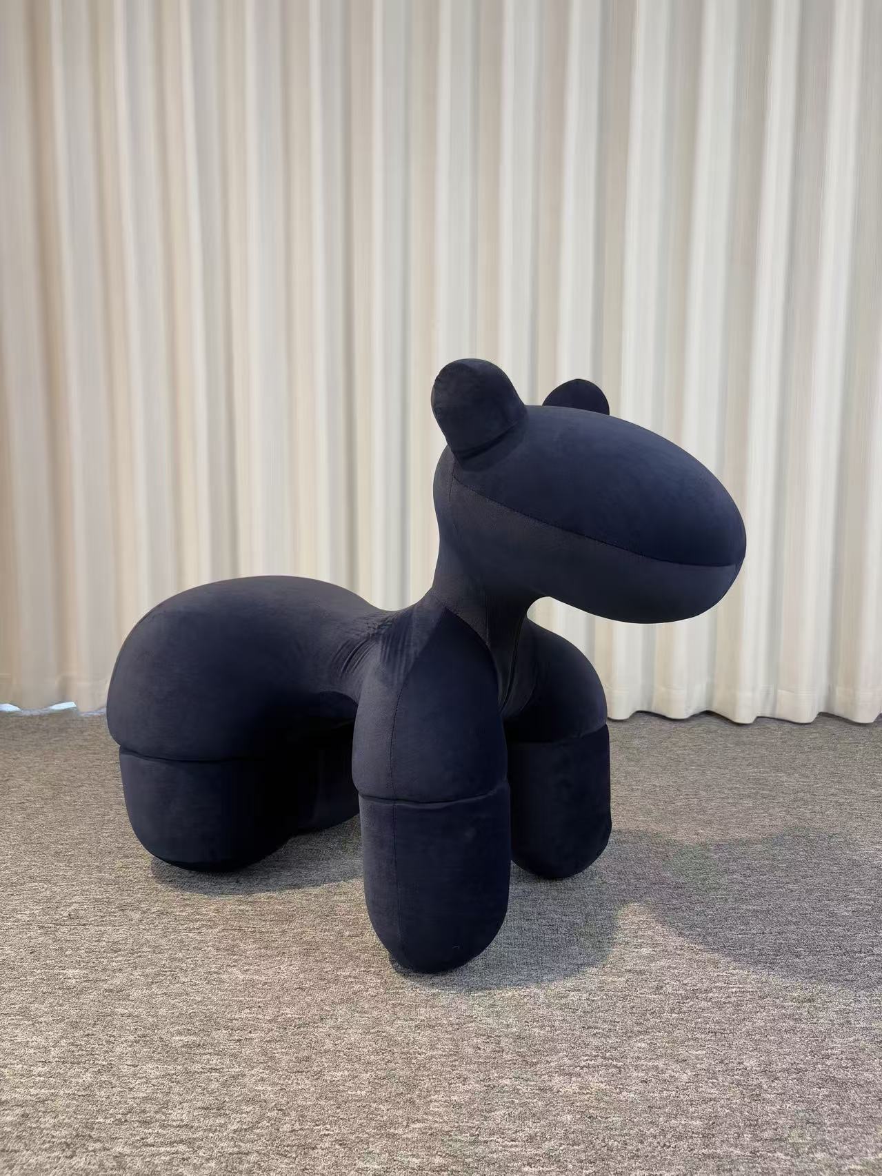 小馬椅（Pony Chair）