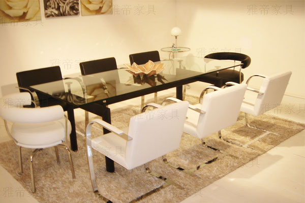 LC6玻璃桌(Glass Dining Table LC6) LC6玻璃桌(Glass Dining Table LC6)