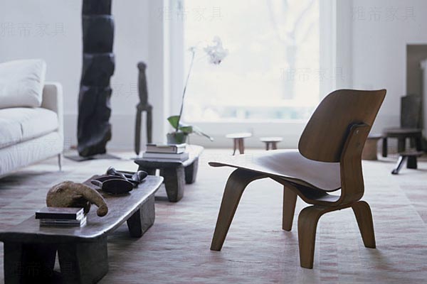伊姆斯曲木休閑椅子(Eames Molded Plywood Lounge Chair) 伊姆斯曲木休閑椅子(Eames Molded Plywood Lounge Chair)