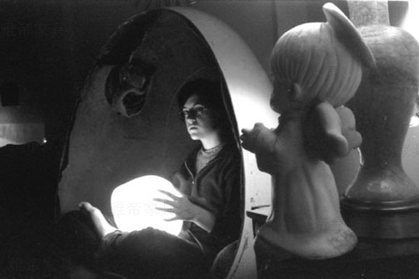 眼型球椅(Eye Ball Chair)