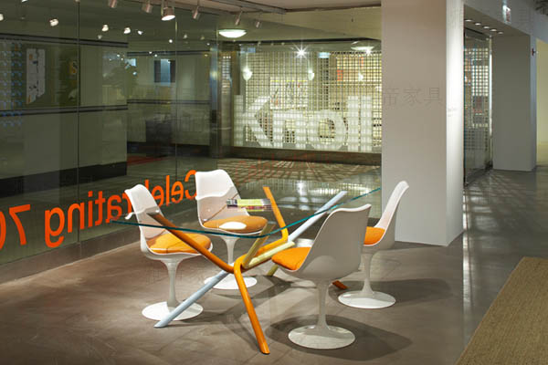 郁金香椅子(Tulip Side Chair) 郁金香椅子(Tulip Side Chair)