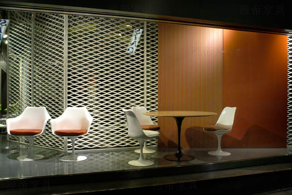 郁金香椅子(Tulip Side Chair) 郁金香椅子(Tulip Side Chair)