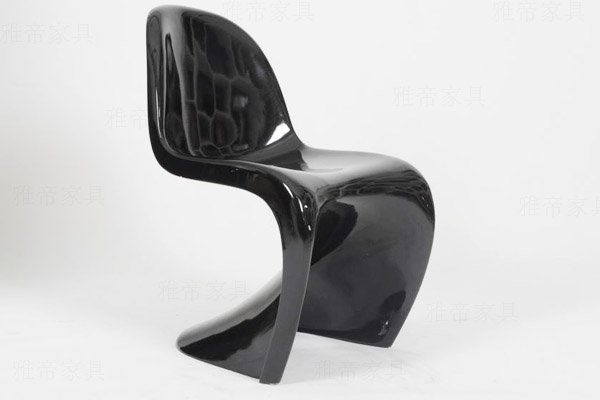 番頓餐椅(Panton Chair)