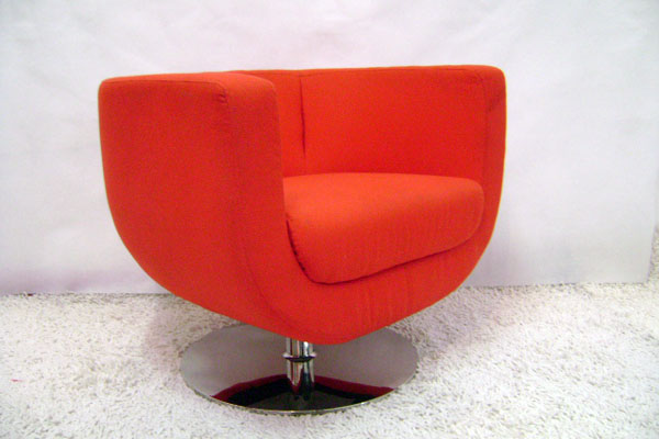杰弗里佰妮斯郁金香椅子(Jeffrey Bernett Tulip Armchair) 杰弗里佰妮斯郁金香椅子(Jeffrey Bernett Tulip Armchair)