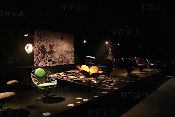 椎形鐵線椅(Wire Cone Chair)