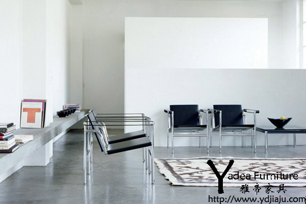 巴斯庫蘭椅（Basculant chair）