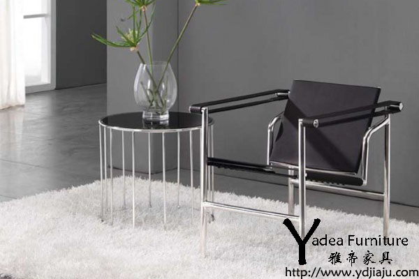 巴斯庫蘭椅（Basculant chair）