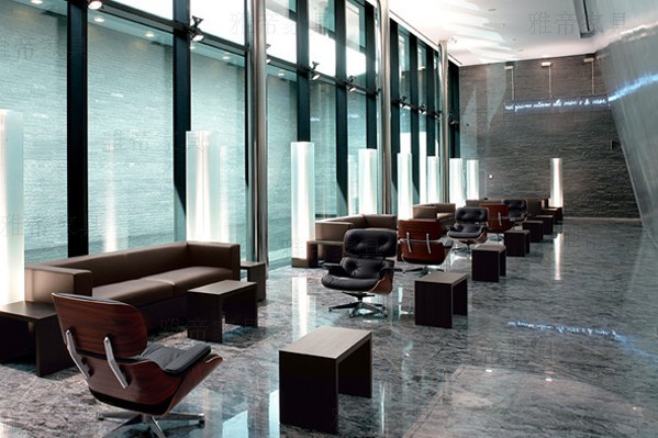 維特拉版本的伊姆斯休閑椅（Eames Lounge Chair &mdash; Vitra Version）