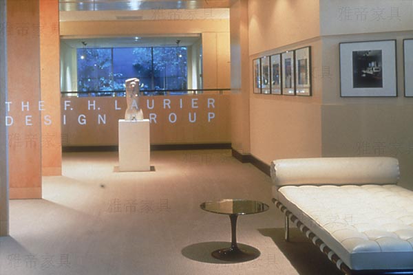 巴塞羅那床（Barcelona bed）