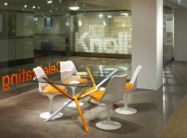 無(wú)扶手郁金香椅